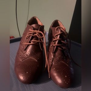 Classique brown heels